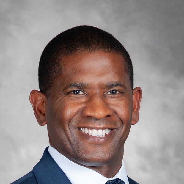 Agente de seguros de Allstate Nathaniel Russell