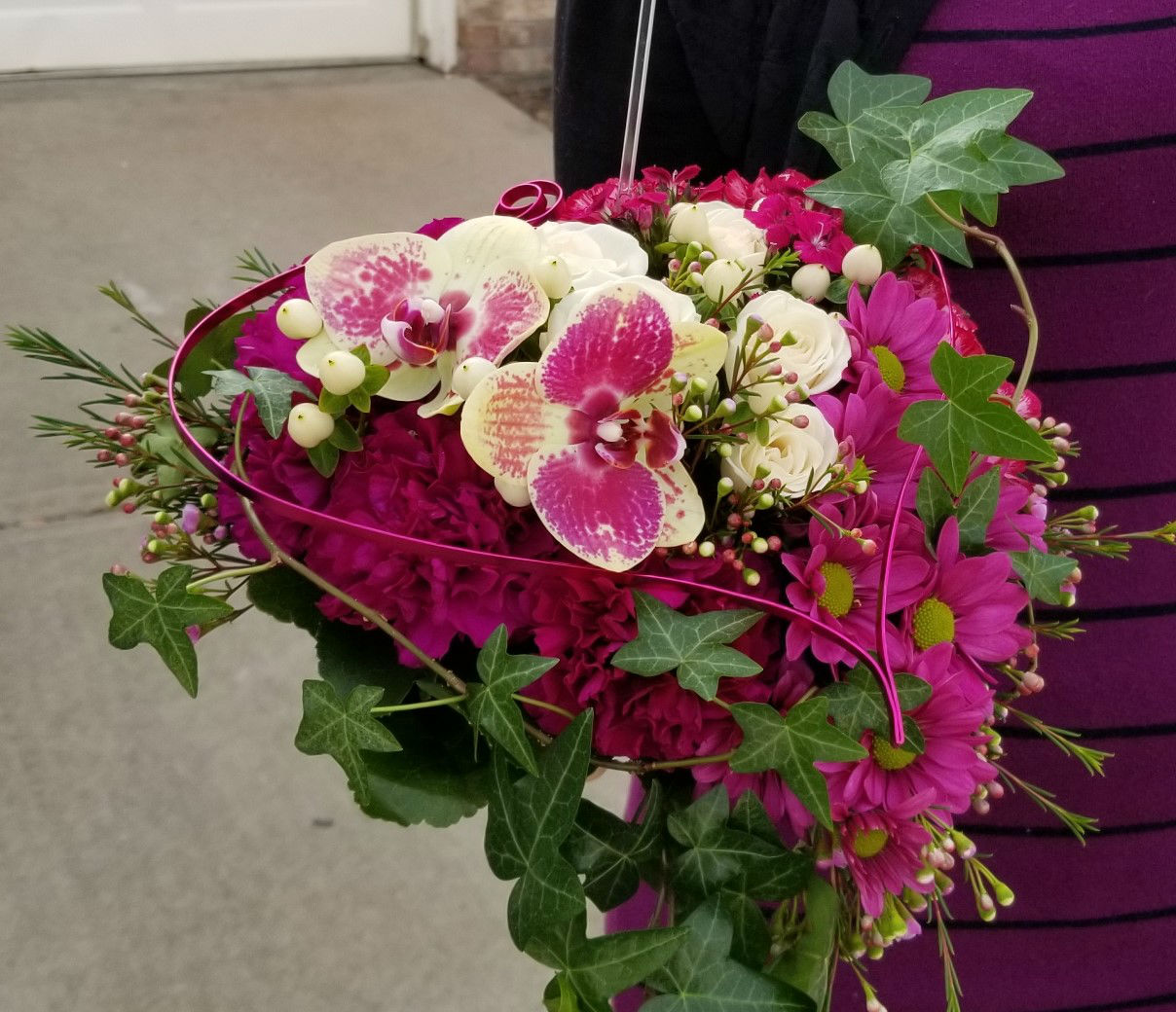 The couple, who are both 75 years old, were deeply touched by the gesture and said the flowers were the most beautiful they had ever seen.