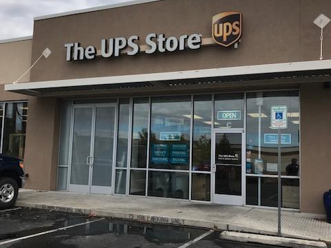 Facade of The UPS Store Santa Fe