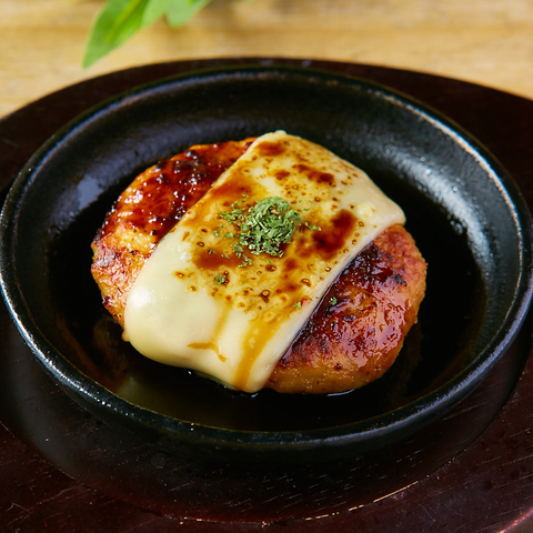 自家製つくねチーズハンバーグ