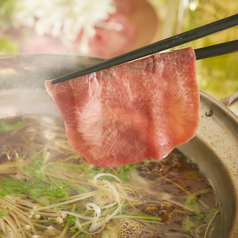 【食べ放題】牛タン・豚・鶏・もつ4種肉と3種の出汁が選べるしゃぶしゃぶ 2時間食べ放題 2480円