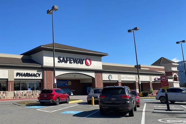 safeway store front photo