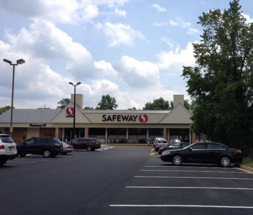 Safeway Store Front Picture at 7397 Lee Highway in Falls Church VA