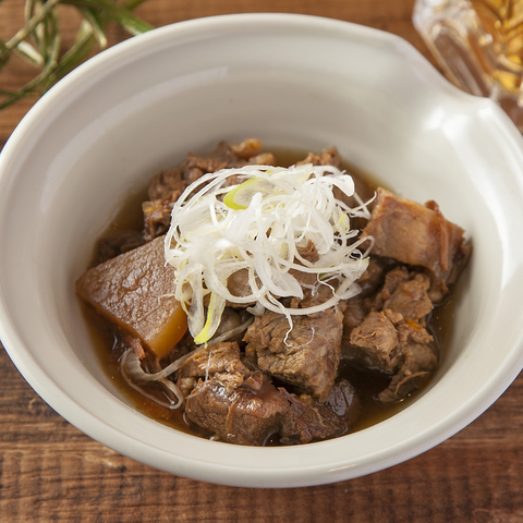 赤味噌仕立て牛筋煮込み