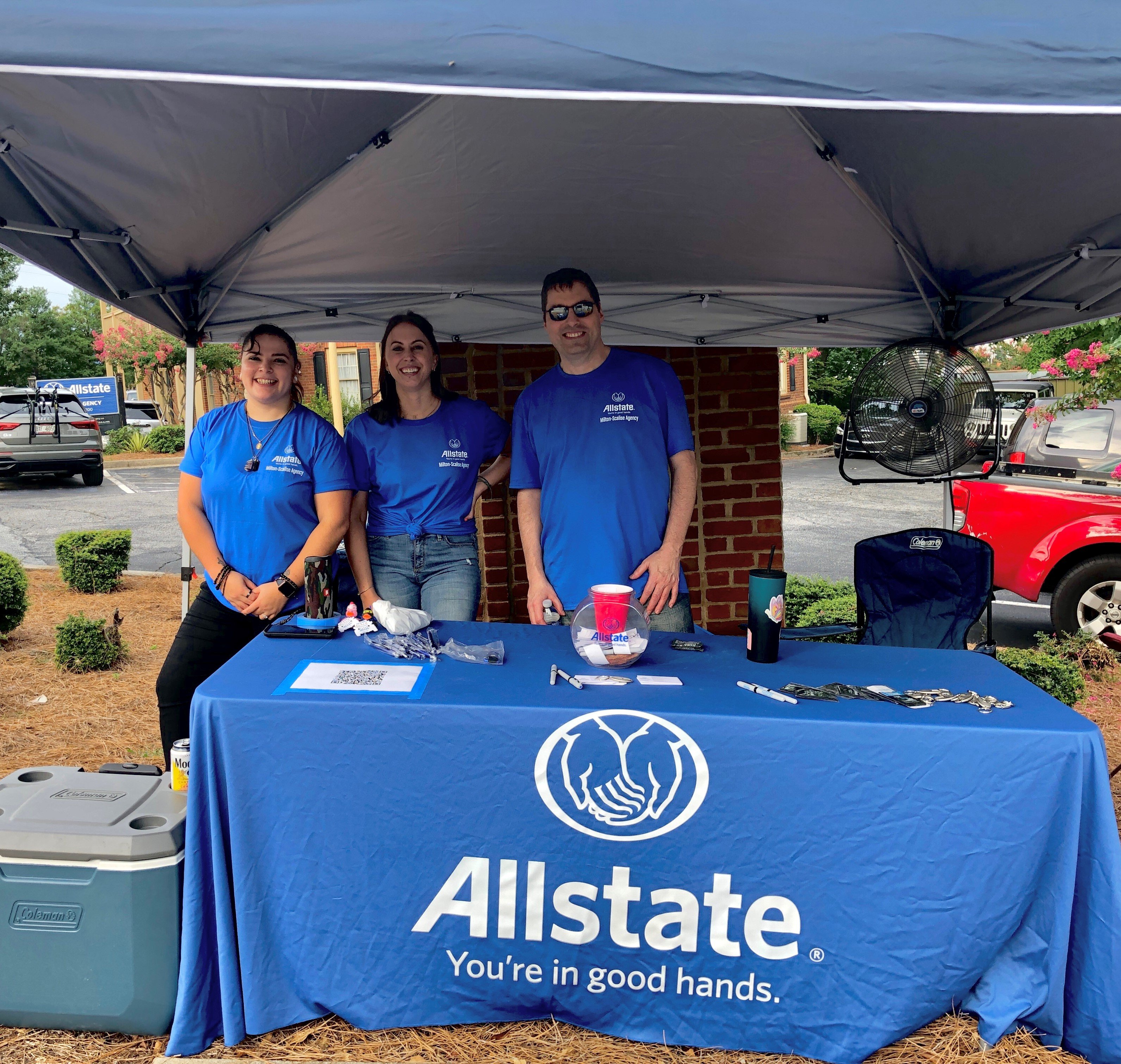 The team saying Hi to our neighbors at Roswell's "Alive after Five"