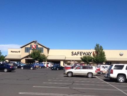 Safeway Store Front Picture at 610 E Wine Country Rd in Grandview WA