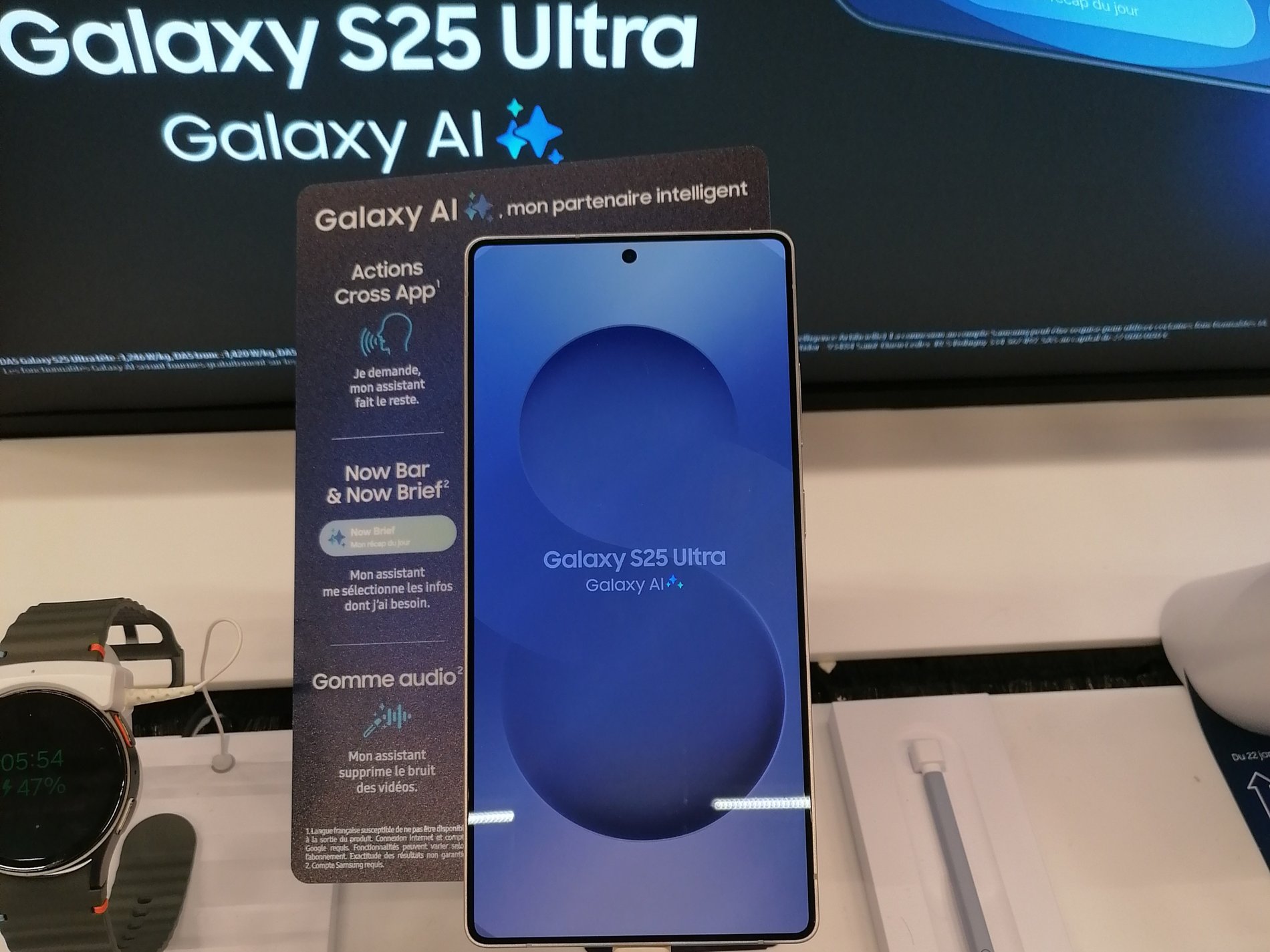 Le nouveau smartphone Samsung Galaxy S25 Ultra chez Boulanger Troyes - Saint Parres Aux Tertres.
