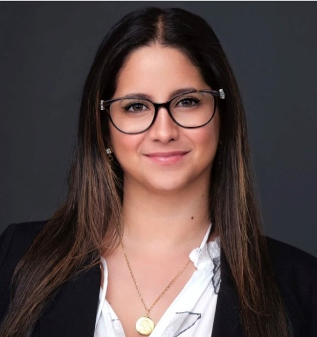 Agent Mariana Fernández