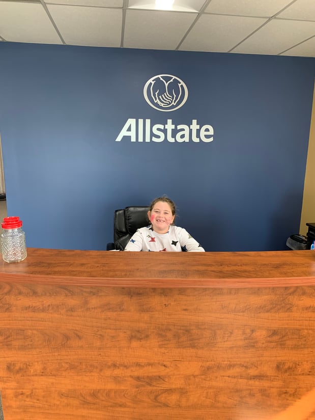 this is Benjamin Jessurun's oldest daughter, Aiden. she's almost 8 years old and goes to Bais Yaakov Elementary. She loves to draw, color and play with slime.