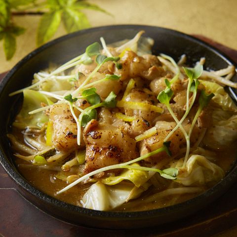 牛ホルモン鉄板焼き