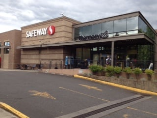 Safeway Store Front Picture at 3930 SE Powell Blvd in Portland OR