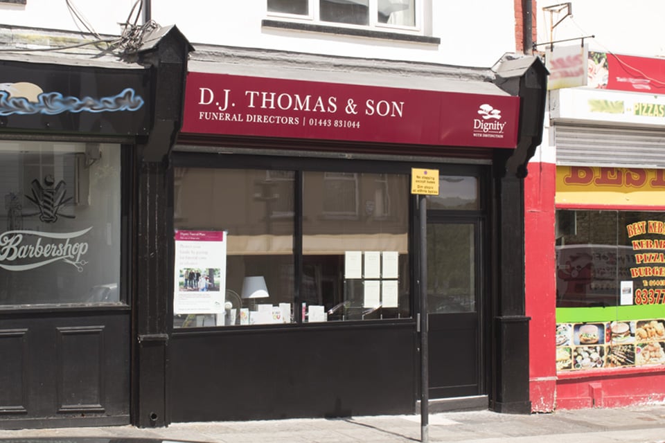 D J Thomas & Son Funeral Directors in Bargoed, Caerphilly.