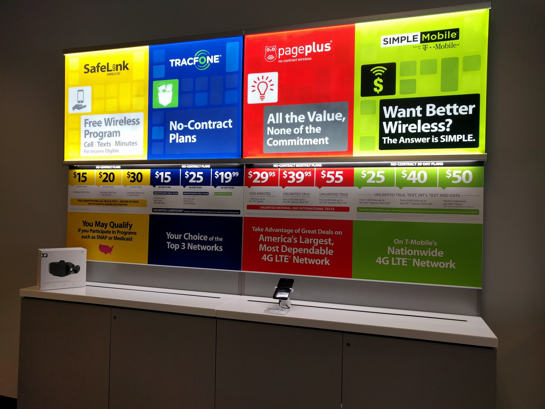 Total Wireless Store front image in Muskegon, MI