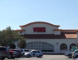 Vons Store Front Picture at 369 Magnolia Ave in Corona CA