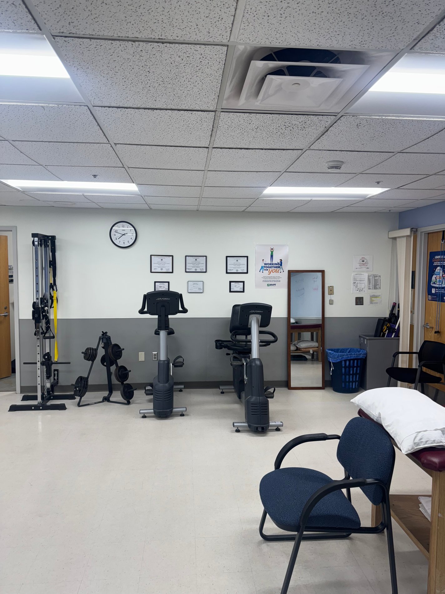 NY-Fairport-MVPT
Therapy Equipment (weighted cable column, upright and recumbent bikes)