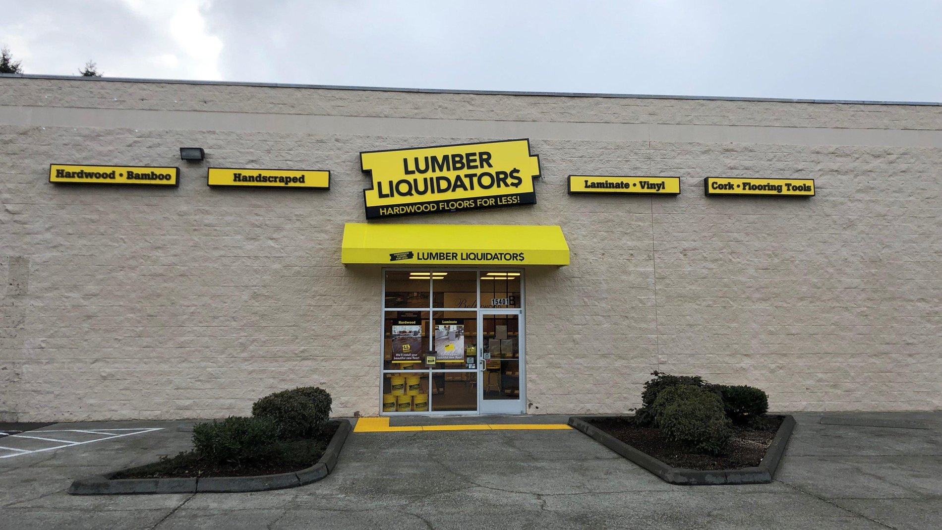 LL Flooring #1387 Shoreline | 15401 Westminster Way North | Storefront