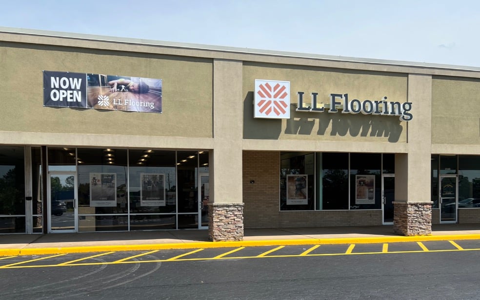 LL Flooring #1454 Cumming | 580 Atlanta Rd | Storefront