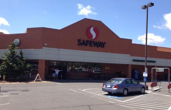 Safeway Store Front Picture at 12032 SE Sunnyside Rd in Clackamas OR