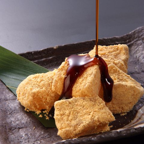 わらび餅の黒蜜がけ