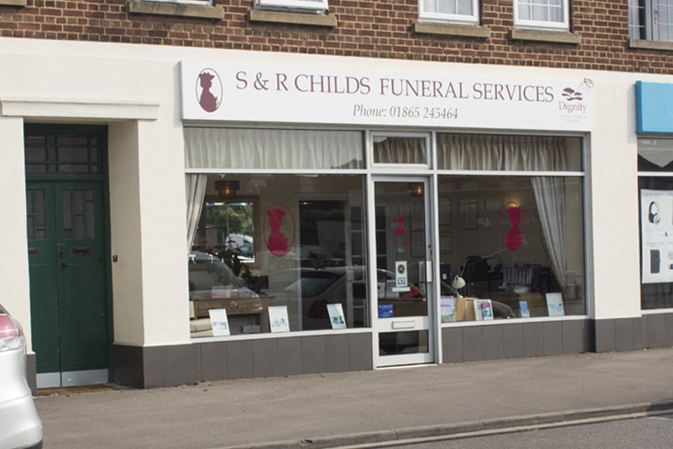 S & R Childs Funeral Directors in Botley, Oxford, Oxfordshire.
