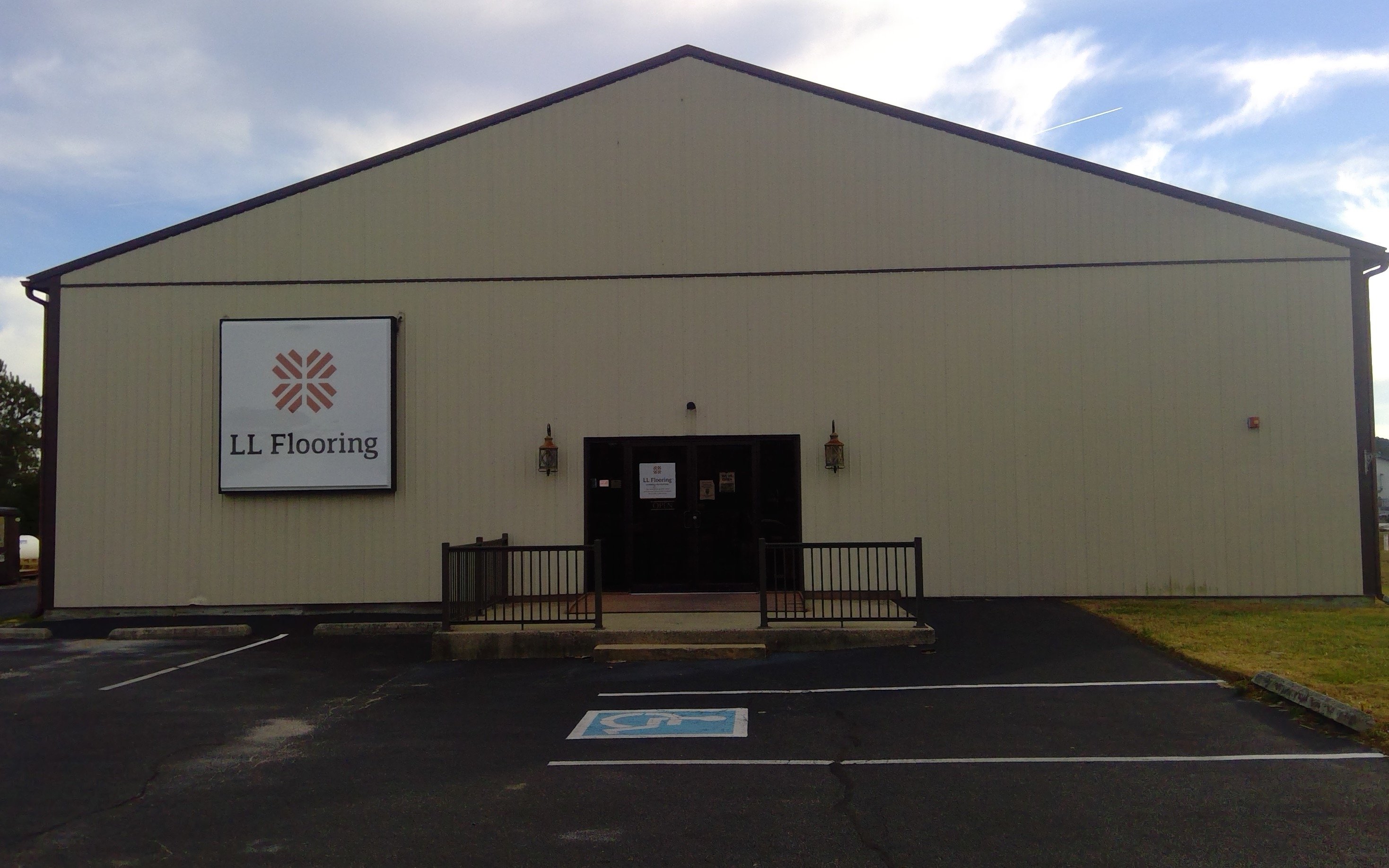 LL Flooring #1165 Delmar | 38491 Sussex Highway | Storefront