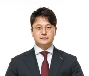 조성현's headshot