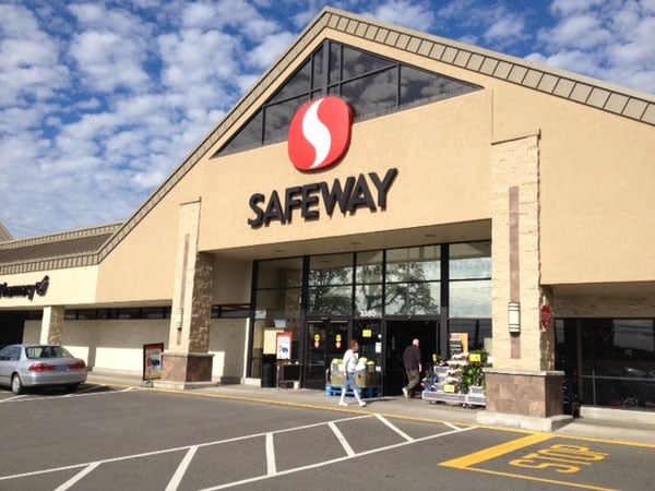 Safeway store front picture of 3380 Lancaster Dr in Salem OR
