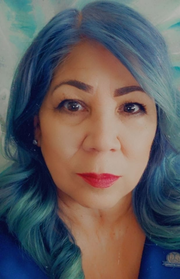 Suzzane Flores
