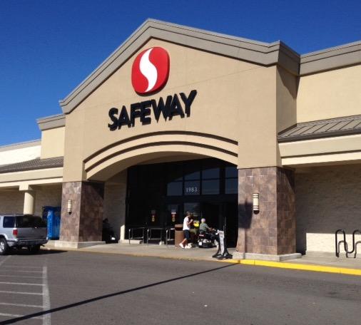 Safeway Store Front Picture at 1983 S Main St in Lebanon OR