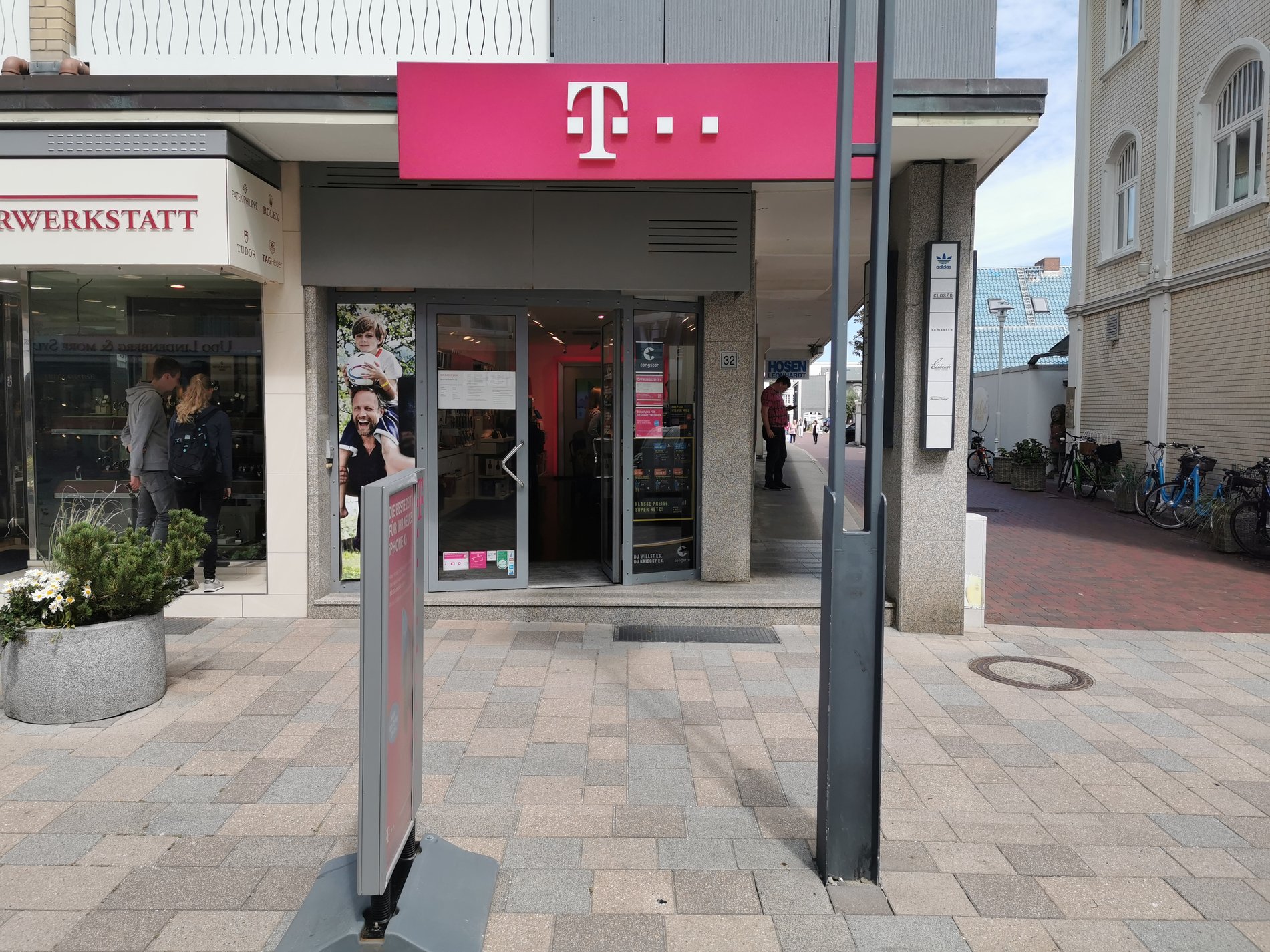 Store photo