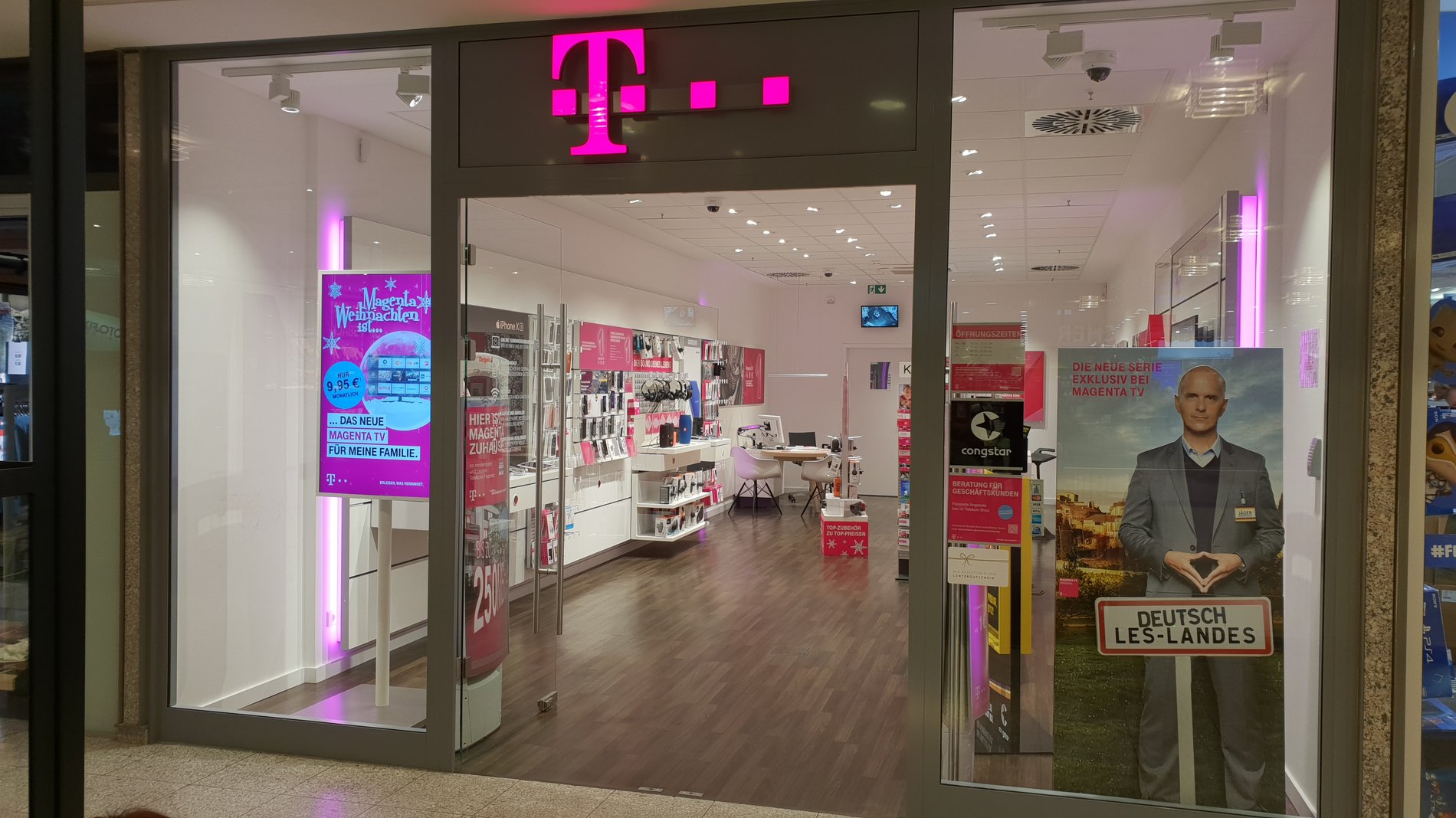 Store photo