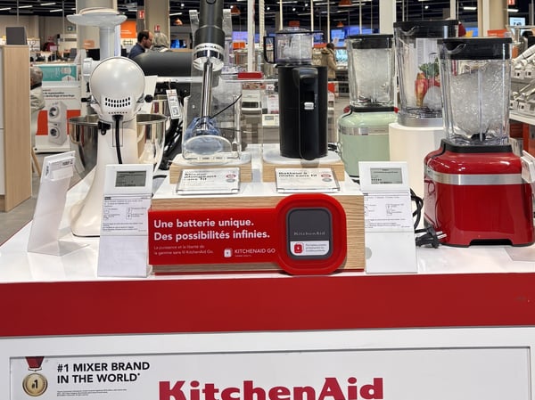 🍰 KitchenAid – Boulanger Orléans Saran
Plongez dans l’univers de la cuisine avec KitchenAid chez Boulanger Orléans Saran ! 👩🍳 Découvrez une marque emblématique qui allie performance, design et qualité pour accompagner toutes vos envies culinaires.
✨ Retrouvez une sélection de robots pâtissiers KitchenAid et d’accessoires pour réaliser vos recettes préférées, du pain maison aux pâtisseries gourmandes, en passant par de nombreuses préparations salées.
🥐 Que vous soyez passionné de pâtisserie, cuisinier amateur ou adepte du fait maison, découvrez des appareils au design iconique et laissez libre cours à votre créativité !
📍 À retrouver dans le rayon petit électroménager de votre magasin Boulanger Orléans Saran.