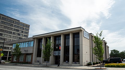 Des Plaines Branch