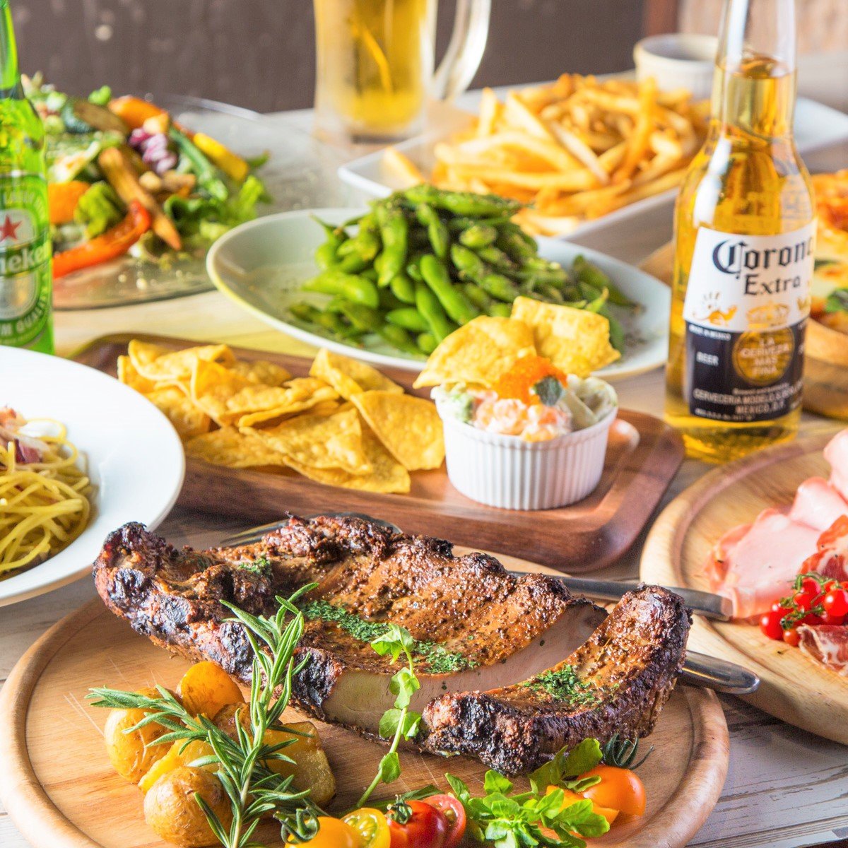 【宴】雨でもOK◎スペアリブの豪華BBQプレート付!屋内ビアガーデンコース《2.5時間飲み放題付》8品 4000円
