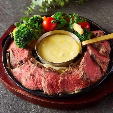 低温牛ハラミ肉のチーズフォンデュ