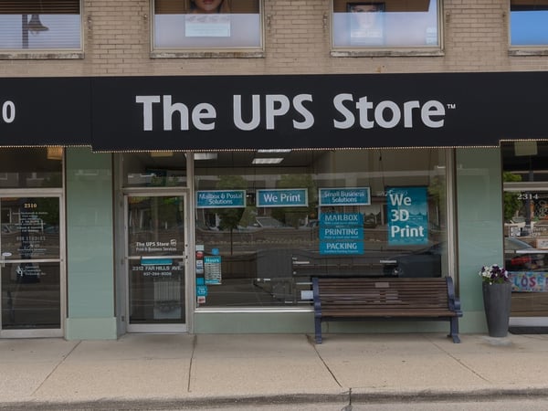 Facade of The UPS Store Oakwood