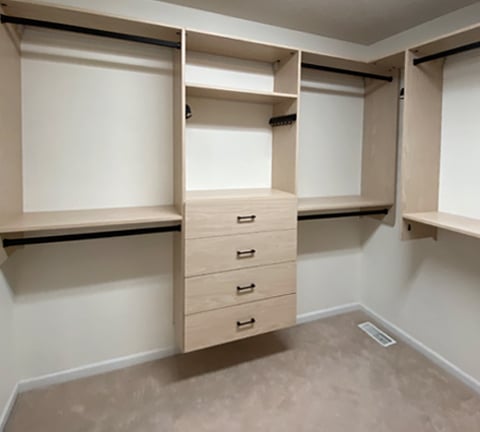 Walk-in Closet