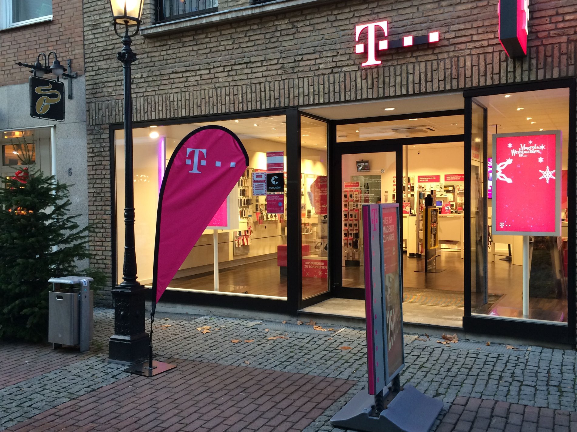 Store photo