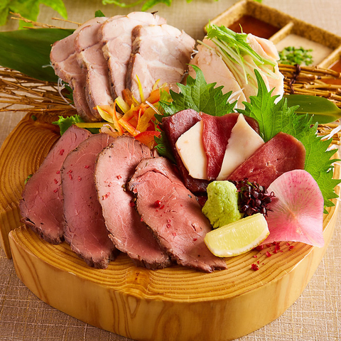 肉刺し盛り合わせ