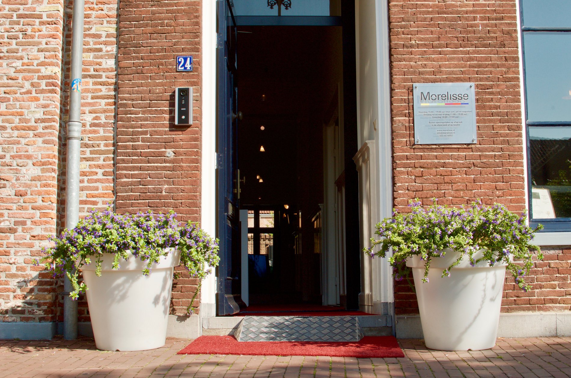Entree van onze showroom aan de Weverssingel in Amersfoort