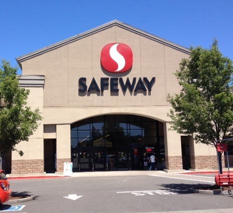 Safeway Store Front Picture at 1539 NE Stephens St in Roseburg OR