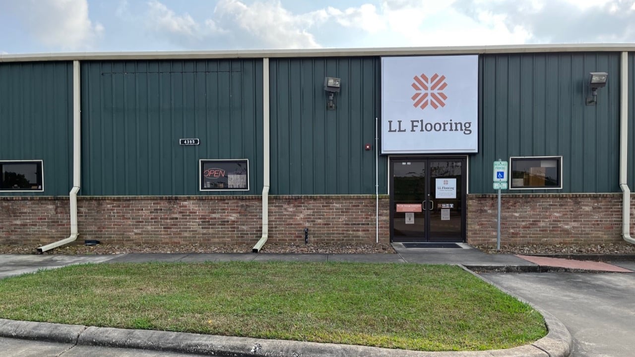 LL Flooring #1172 Beaumont | 4395 W. Cardinal Dr. | Storefront