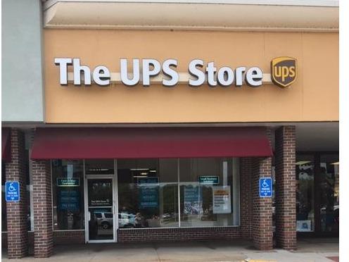 Fachada de The UPS Store W 103rd St