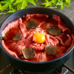 【特選肉和食】仙台牛のトリュフすき焼き付《時間無制限プレミアム飲み放題付8品4700円》