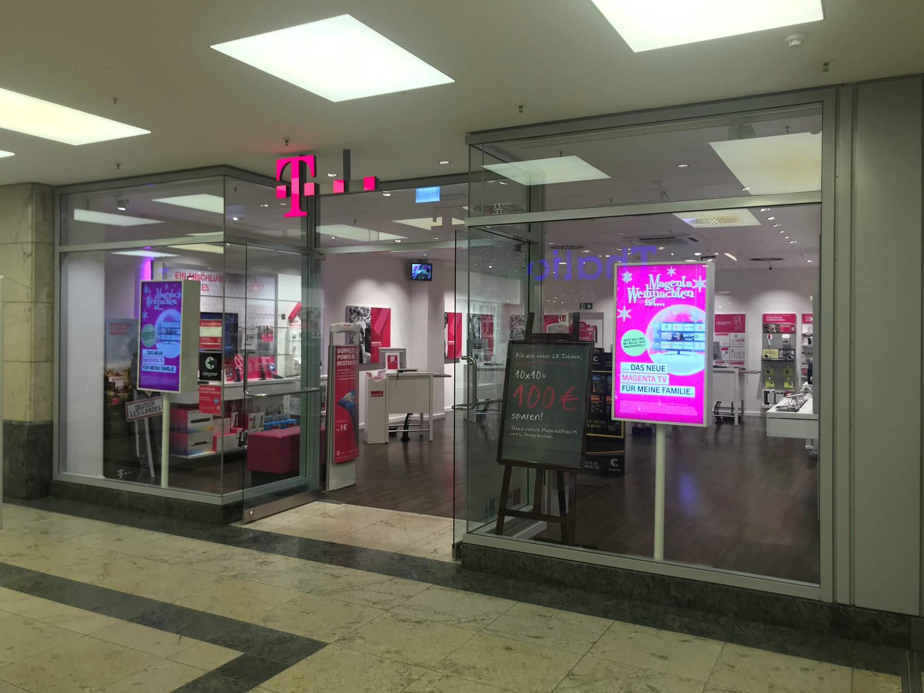 Store photo