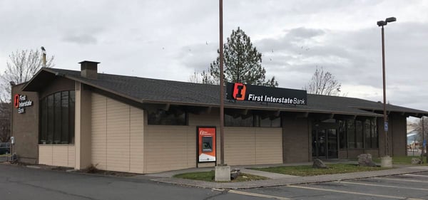 Exterior image of First Interstate Bank in Klamath Falls, Oregon.