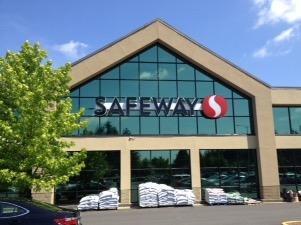 Safeway Store Front Picture at 17230 140th Ave in Renton WA