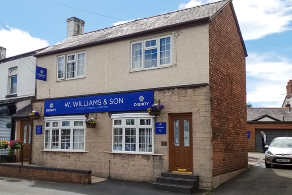 W. Williams & Son Funeral Directors in Little Sutton, Ellesmere Port, Cheshire.