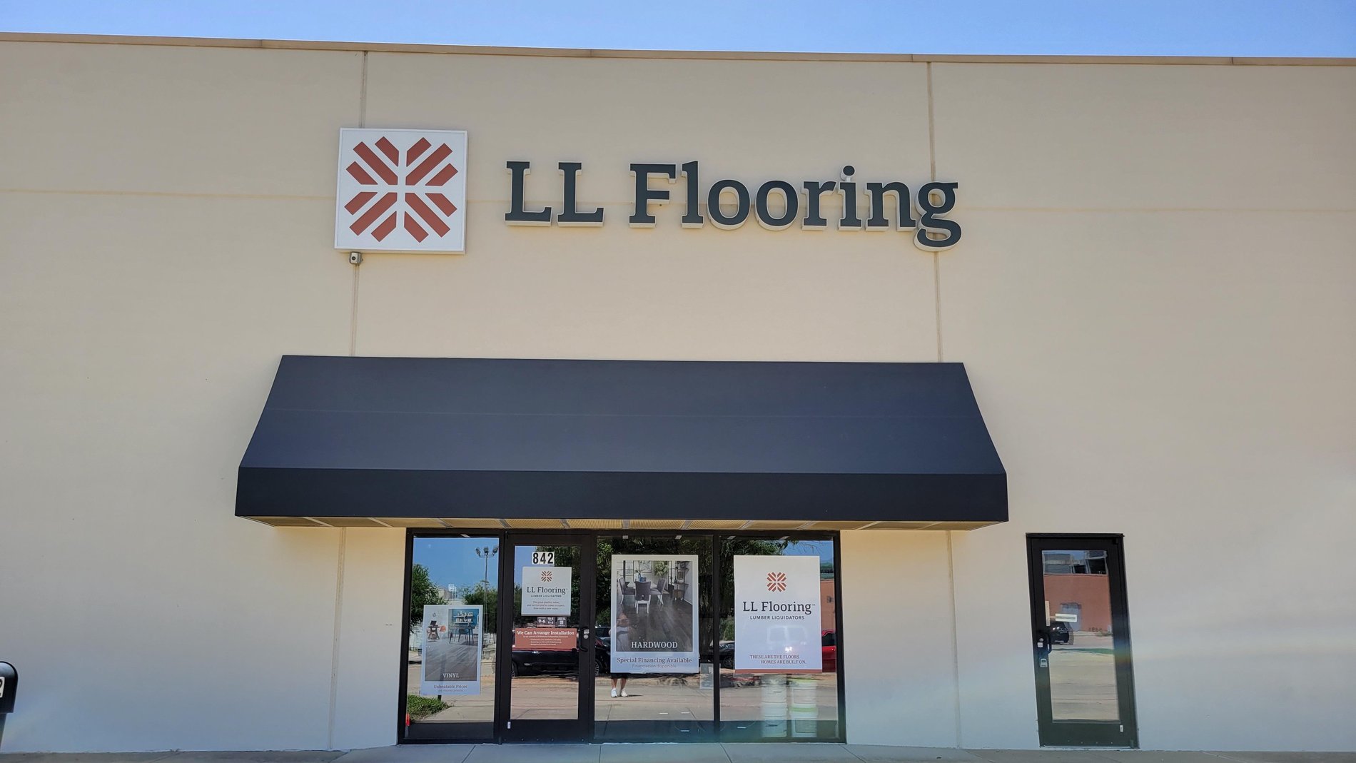 LL Flooring #1026 Hurst | 842 Airport Freeway | Storefront
