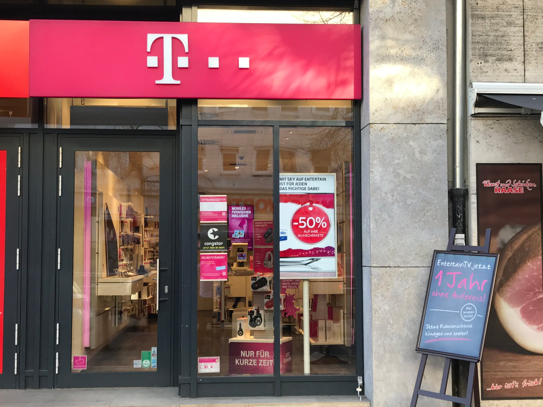Store photo